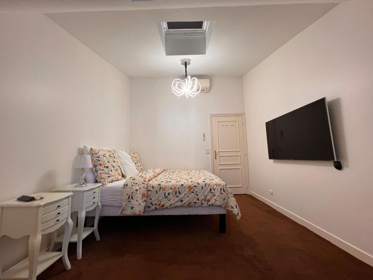 Appartement Champs-Elysees - Hala Paris Luaran gambar