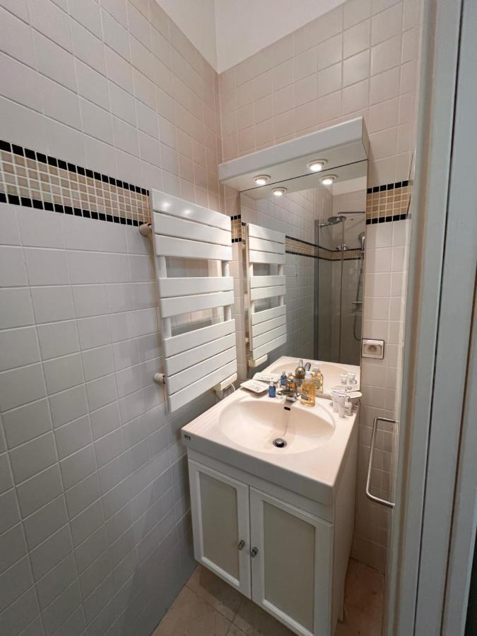 Appartement Champs-Elysees - Hala Paris Luaran gambar
